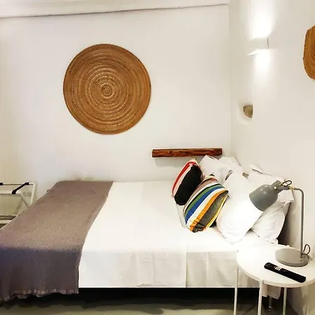 Bougainvillea Cave - Old Town Mykonos Town