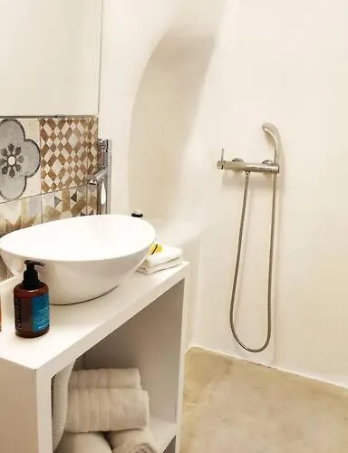 Daire Bougainvillea Cave - Old Town